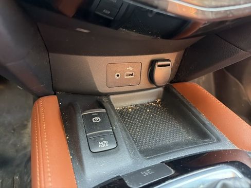 Used 2018 Nissan Rogue SL w/ Premium Package image 23