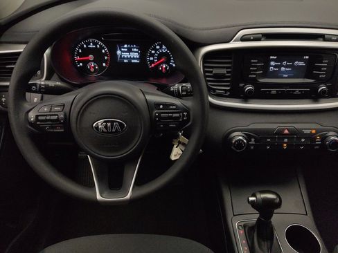 Used 2017 Kia Sorento LX image 22