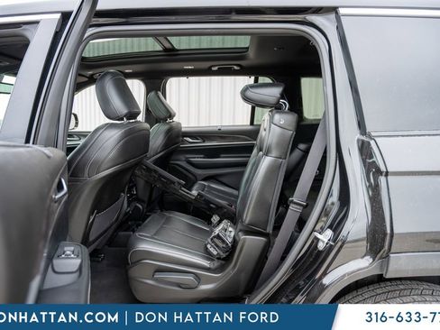 Used 2024 Jeep Grand Cherokee L Limited w/ Luxury Tech Group II AWD/4WD image 21