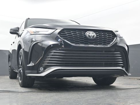 Used 2022 Toyota Highlander XSE image 26