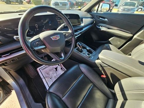 Used 2024 Cadillac XT4 Premium Luxury image 14