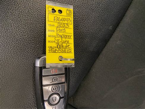 Used 2023 Ford Explorer ST-Line w/ Class IV Trailer Tow Package image 45