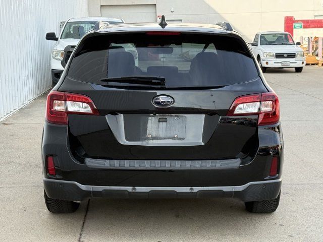 Used 2017 Subaru Outback 3.6R Touring AWD/4WD image 5