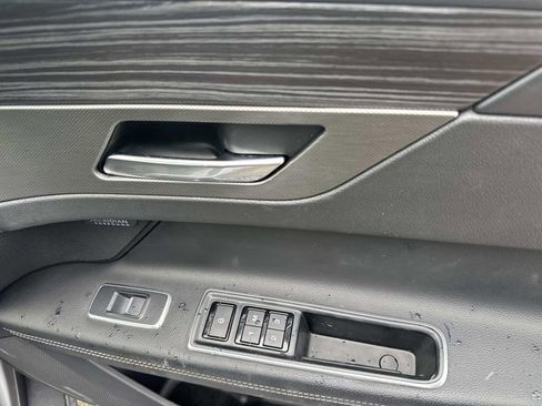 Used 2017 Jaguar XF S RWD image 17