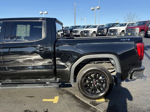 Used 2023 GMC Sierra 1500 Elevation w/ LPO, Elevation Black Package image 13
