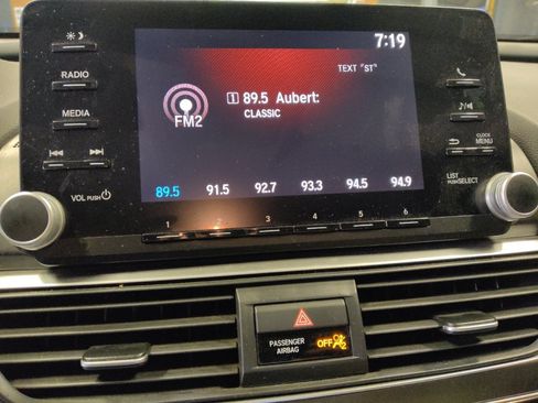 Used 2018 Honda Accord LX image 25