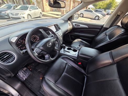 Used 2019 Nissan Pathfinder SL FWD image 11