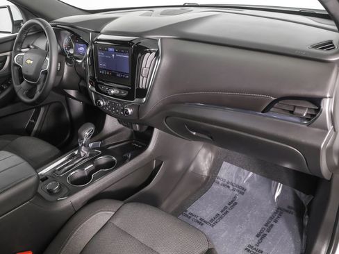 Used 2023 Chevrolet Traverse LT FWD image 46