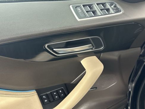 Used 2020 Jaguar F-PACE Prestige image 17