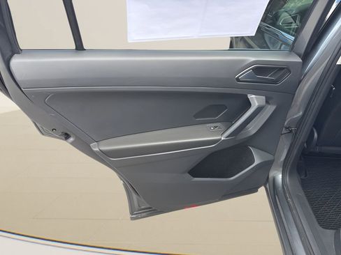 Used 2018 Volkswagen Tiguan SEL image 22