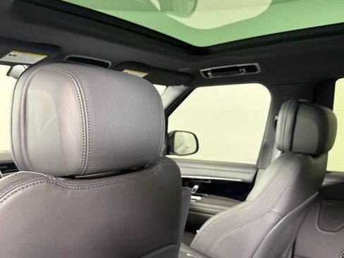 New 2025 Land Rover Range Rover Long Wheelbase SE image 19