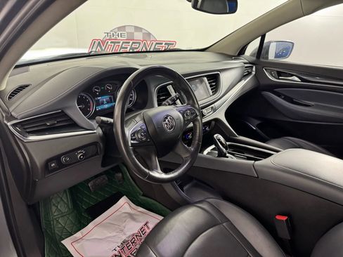 Used 2018 Buick Enclave Essence image 10