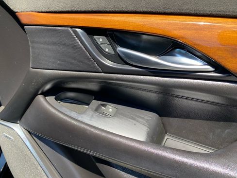 Used 2019 Cadillac Escalade Premium Luxury AWD/4WD image 13