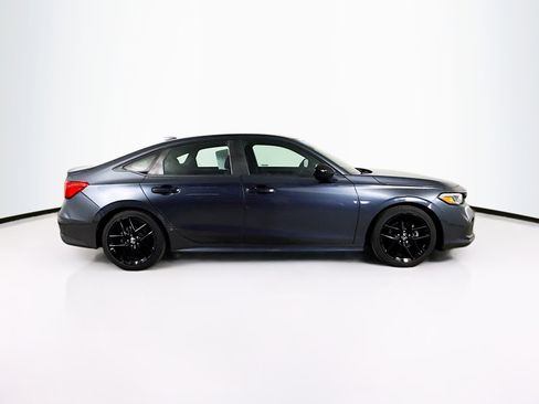 Used 2023 Honda Civic Sport image 2