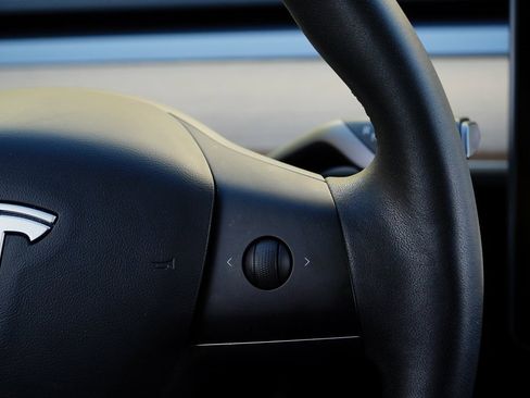 Used 2020 Tesla Model 3 Standard Range image 20