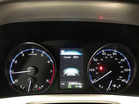 Used 2018 Toyota RAV4 XLE FWD image 22