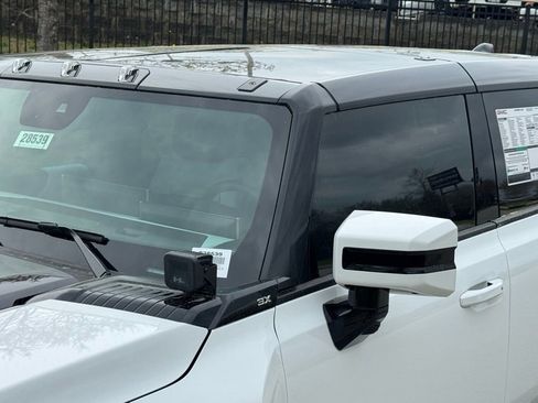 New 2025 GMC Hummer EV 3X w/ LPO, Illumination Package image 10