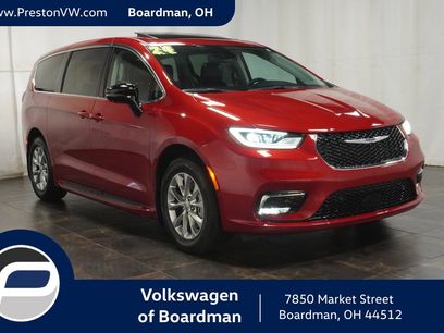 Used 2024 Chrysler Pacifica Touring-L