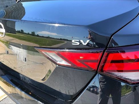 Used 2024 Nissan Sentra SV FWD image 4