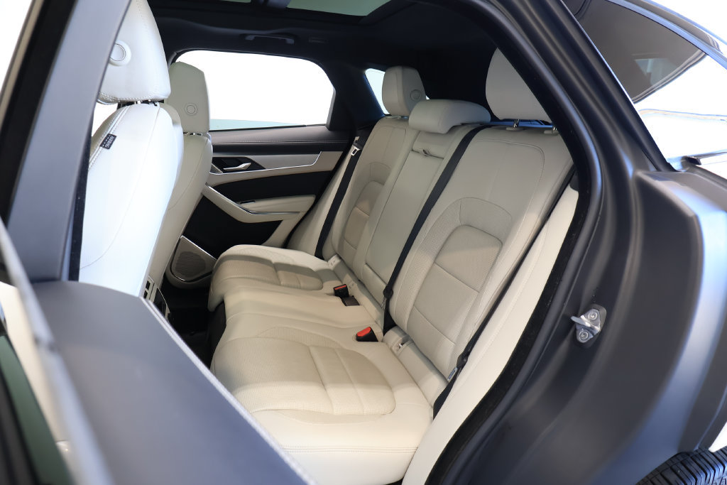 Used 2024 Jaguar F-PACE R-Dynamic S AWD/4WD image 22