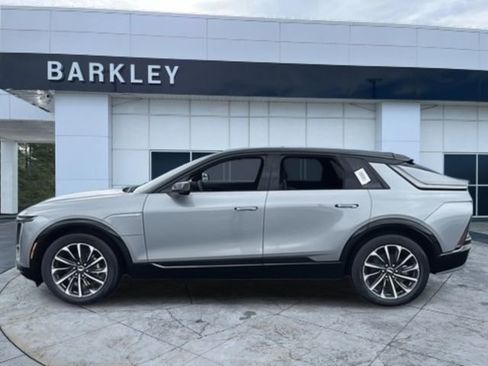 New 2025 Cadillac Lyriq Sport image 4