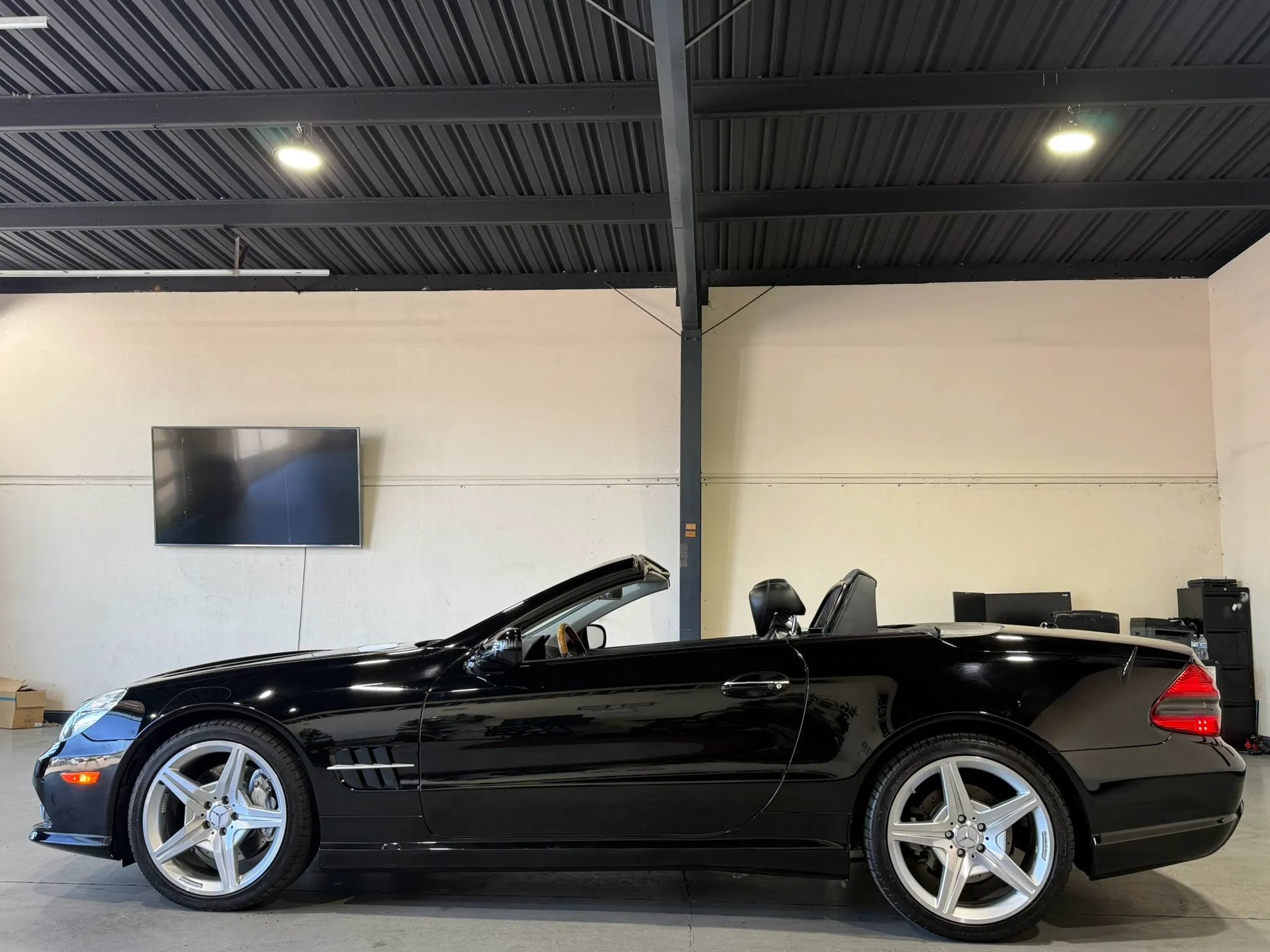 Used 2009 Mercedes-Benz SL 550 image 16