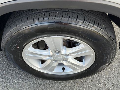 Used 2020 Chevrolet Trax LS AWD/4WD image 12