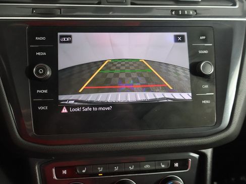 Used 2021 Volkswagen Tiguan SE R-Line image 37