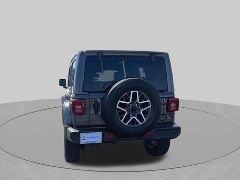 Used 2025 Jeep Wrangler Unlimited Sahara AWD/4WD image 8
