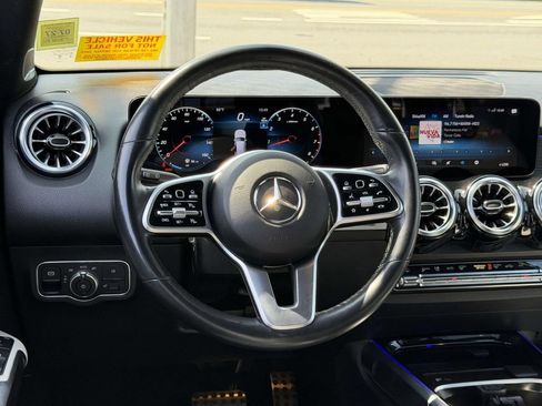 Used 2023 Mercedes-Benz GLB 250 4MATIC image 15