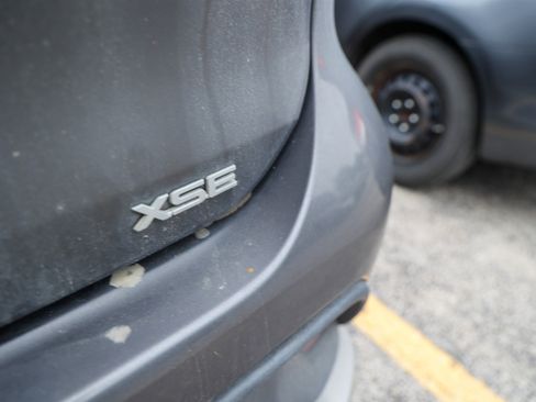 Used 2024 Toyota Highlander XSE FWD image 11