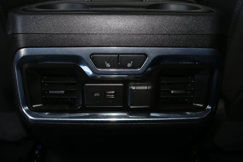 Used 2021 Chevrolet Silverado 1500 LTZ AWD/4WD image 38