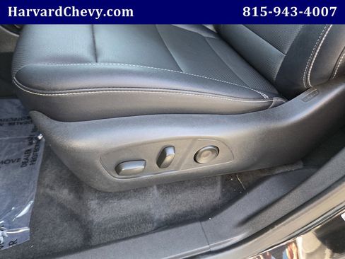 Used 2025 Chevrolet Traverse LT AWD/4WD image 25