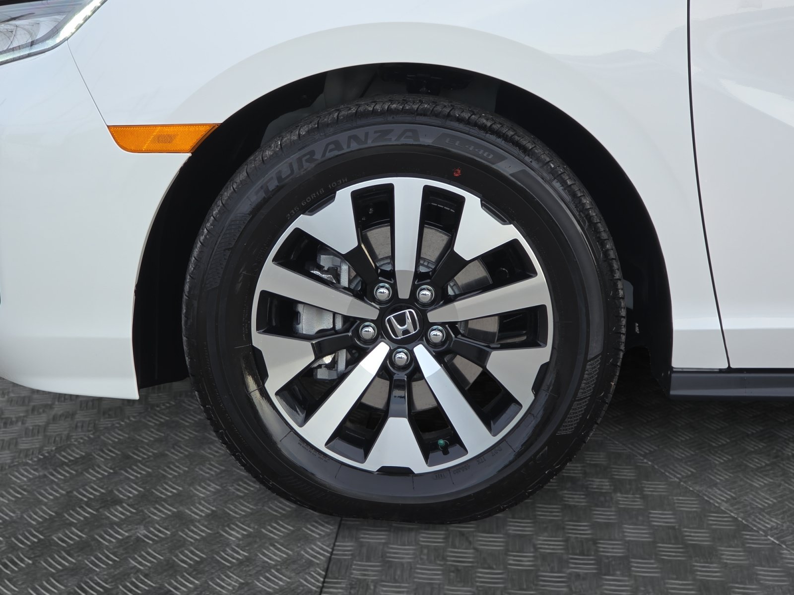 New 2026 Honda Odyssey EX-L image 9