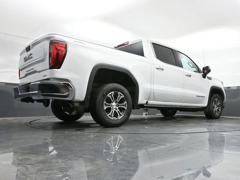 Used 2025 GMC Sierra 1500 SLT AWD/4WD image 39