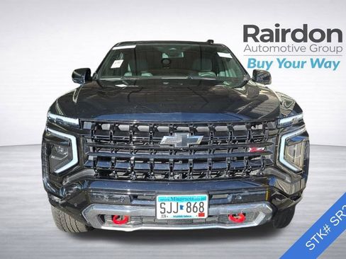 Used 2025 Chevrolet Suburban Z71 image 2