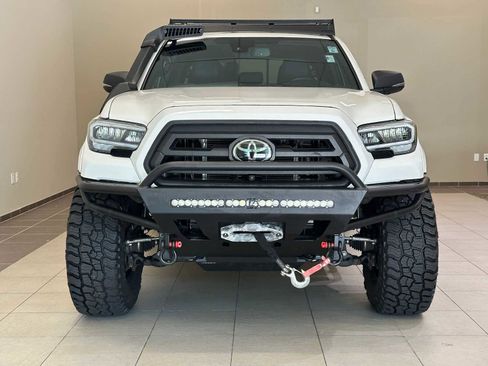 Used 2021 Toyota Tacoma Limited AWD/4WD image 6