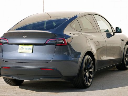 Used 2022 Tesla Model Y Long Range AWD/4WD image 53