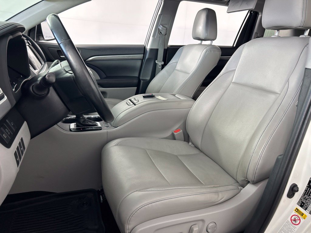 Used 2019 Toyota Highlander Limited AWD/4WD image 19