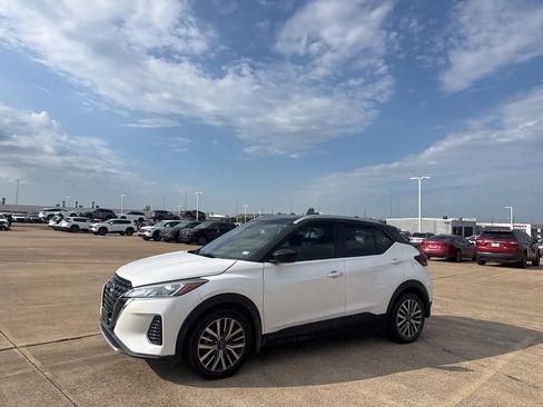 Certified 2024 Nissan Kicks SV FWD image 10