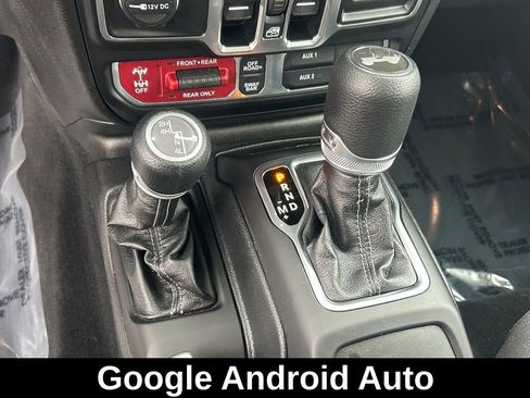 Used 2025 Jeep Wrangler Unlimited Rubicon AWD/4WD image 13