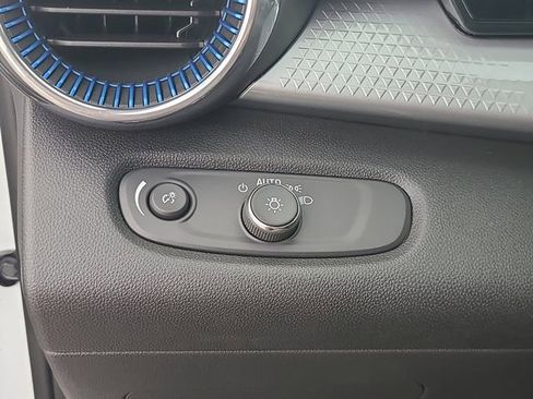 New 2026 Chevrolet Trax LT image 19