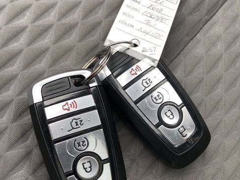 Used 2022 Ford Escape SE w/ SE Sport Appearance Package AWD/4WD image 39