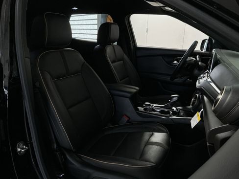 Used 2023 Chevrolet Blazer Premier w/ Enhanced Convenience Package image 32