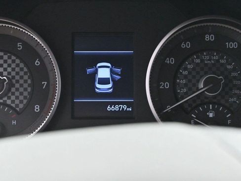 Used 2020 Hyundai Elantra Value Edition FWD image 18