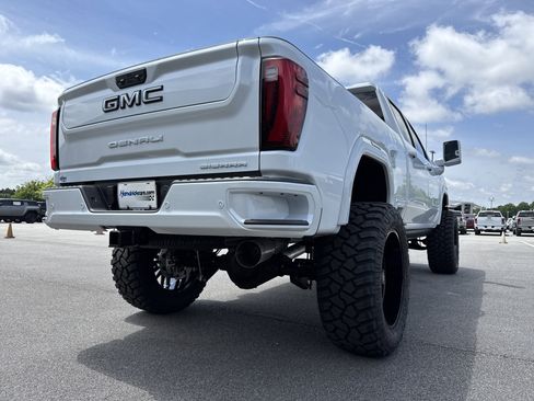 New 2026 GMC Sierra 2500 Denali Ultimate AWD/4WD image 10