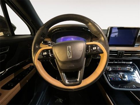Used 2021 Lincoln Corsair Reserve image 12