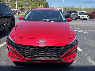 Used 2023 Hyundai Elantra SEL w/ Preferred Accessory Package video 2