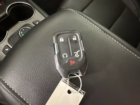 Used 2023 GMC Acadia SLT w/ Technology Package FWD image 25