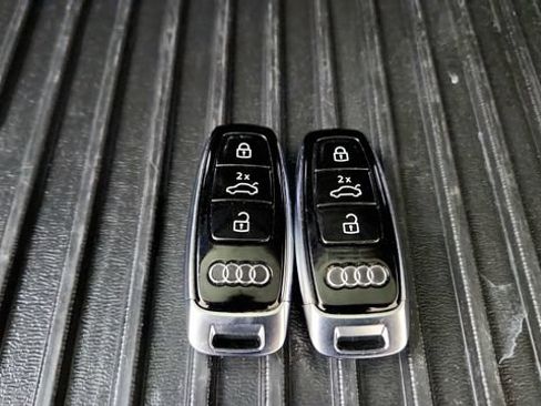 Used 2024 Audi Q8 e-tron Premium Plus AWD/4WD image 86
